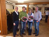 Vorsitzende Christine Gruber (links) überreichte Franz Mayer sowie Andrea und Bernhard Heistinger für die Zuchterfolge einen Blumenstrauß.